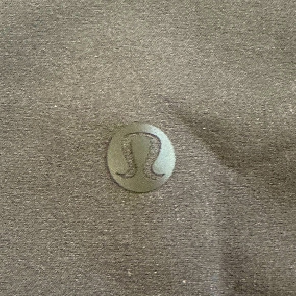 Lululemon Reveal HR Short Digi Rain Charcoal Grey Size 2 High Rise Shorts - Picture 10 of 12